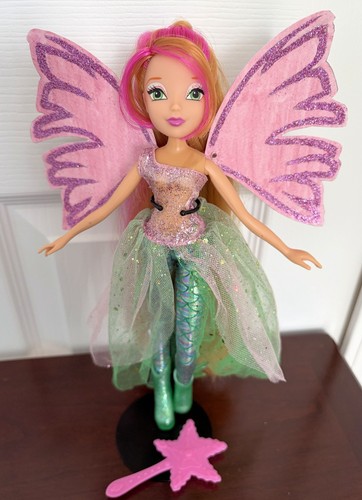 Bambola magica winx club flora - magica,
